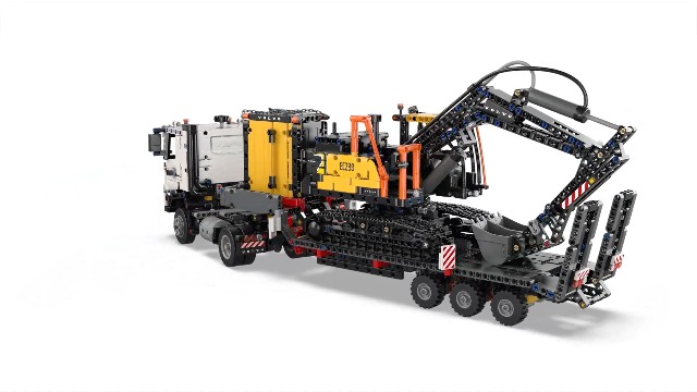 レゴテクニック ボルボ FMX トラック & EC230 電気掘削機 42175